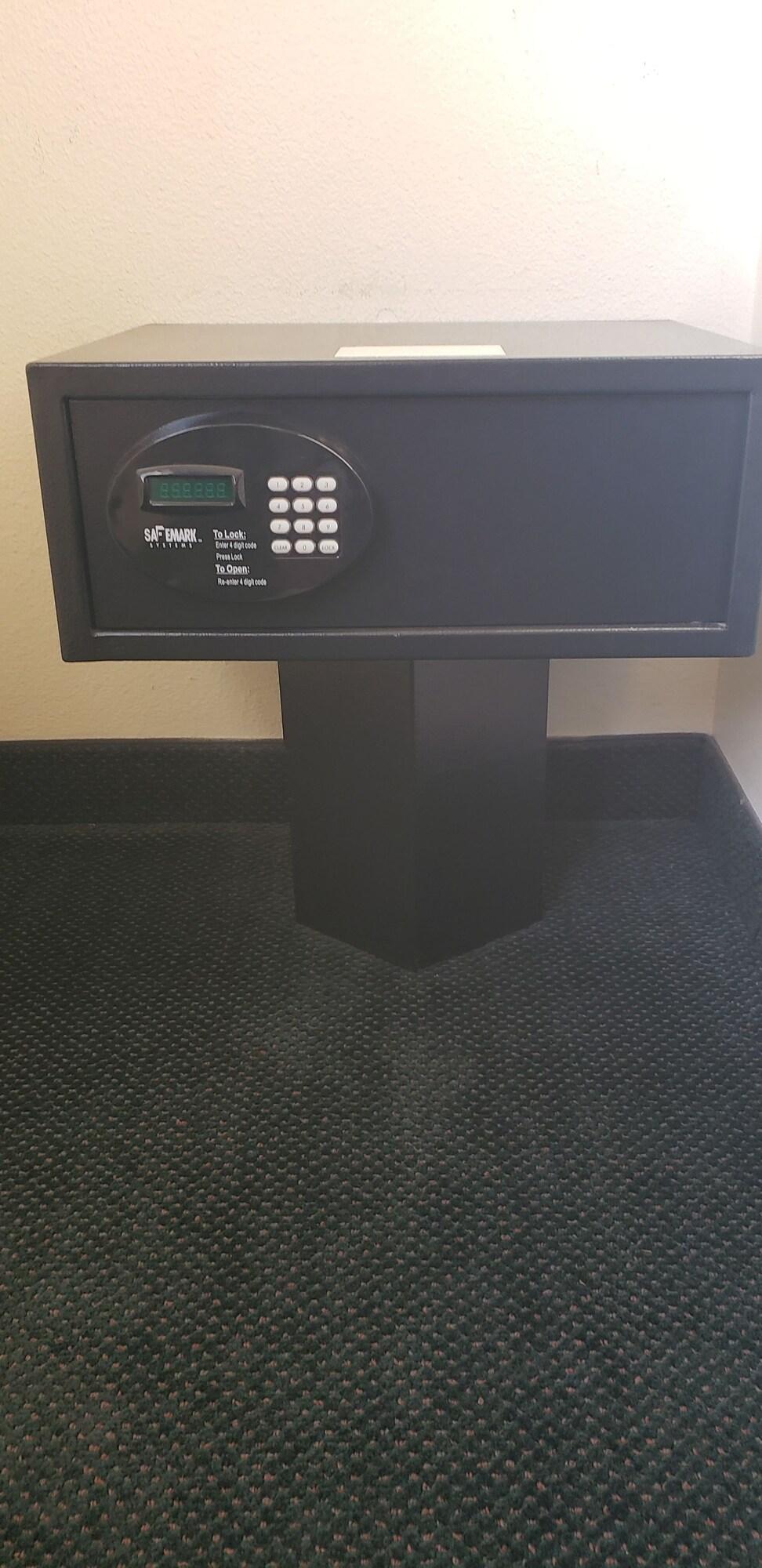 Super 8 By Wyndham Windsor Hotell Exteriör bild