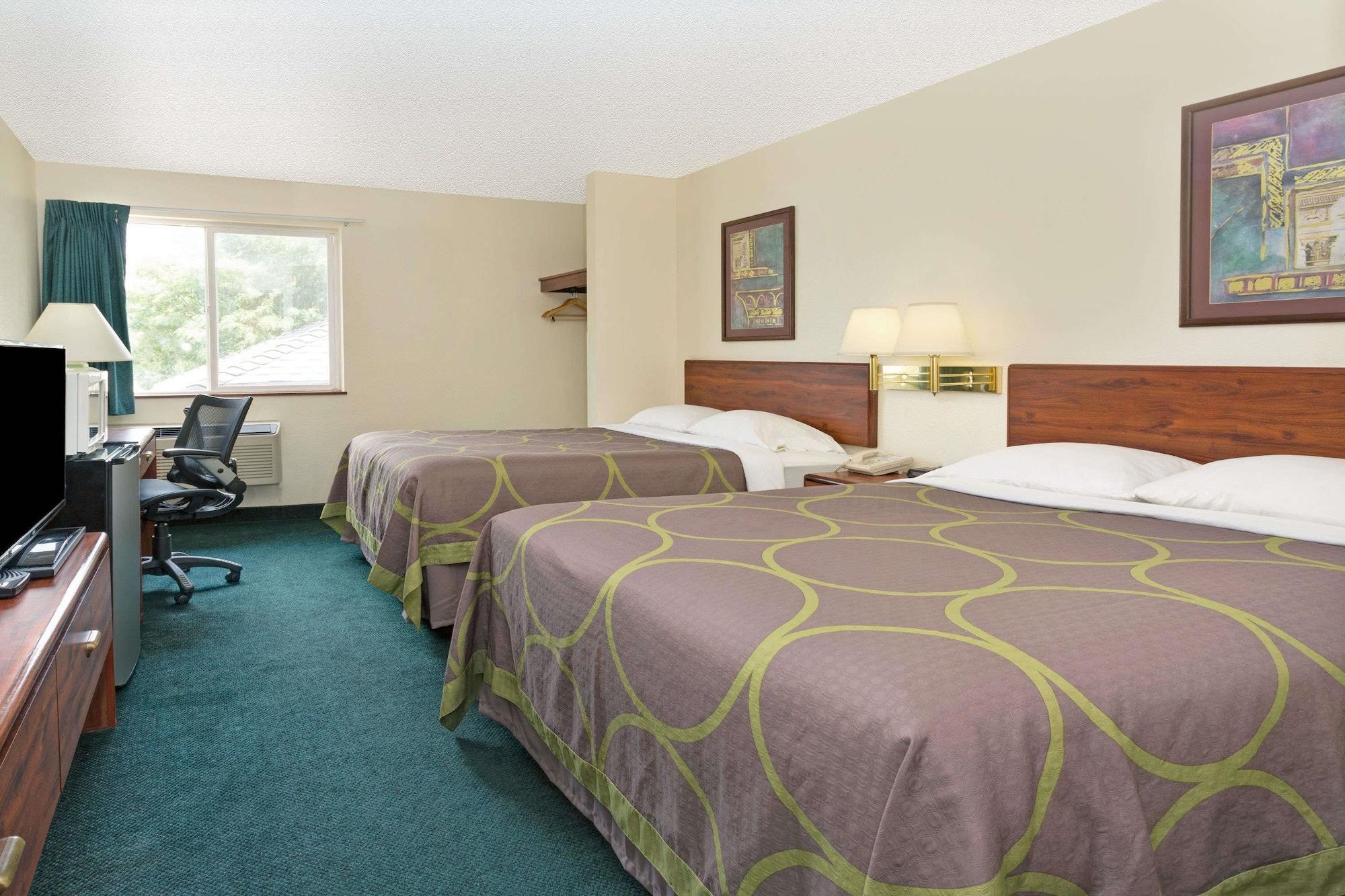 Super 8 By Wyndham Windsor Hotell Exteriör bild